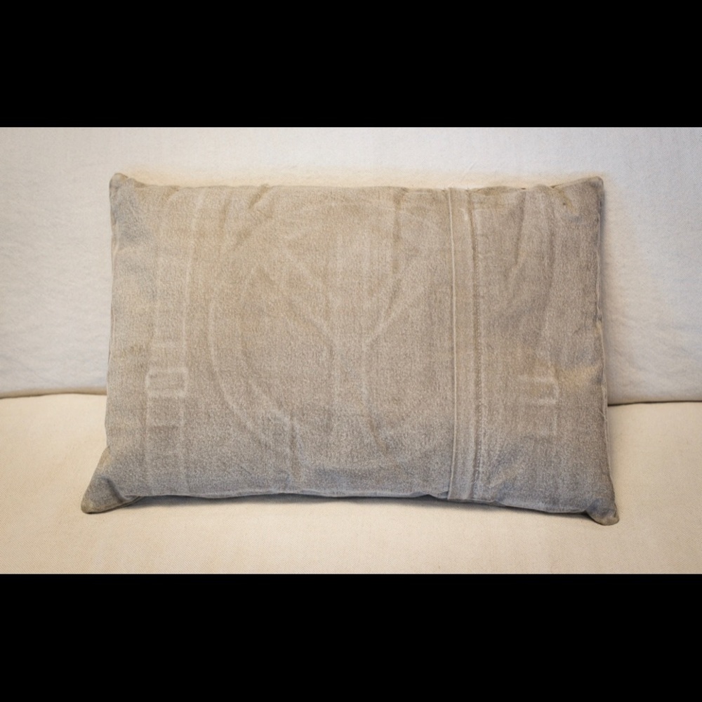 Peace cushion - Picture 3 of 3